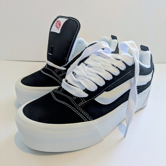 Knu Stack Platforms - Picture 1 of 3